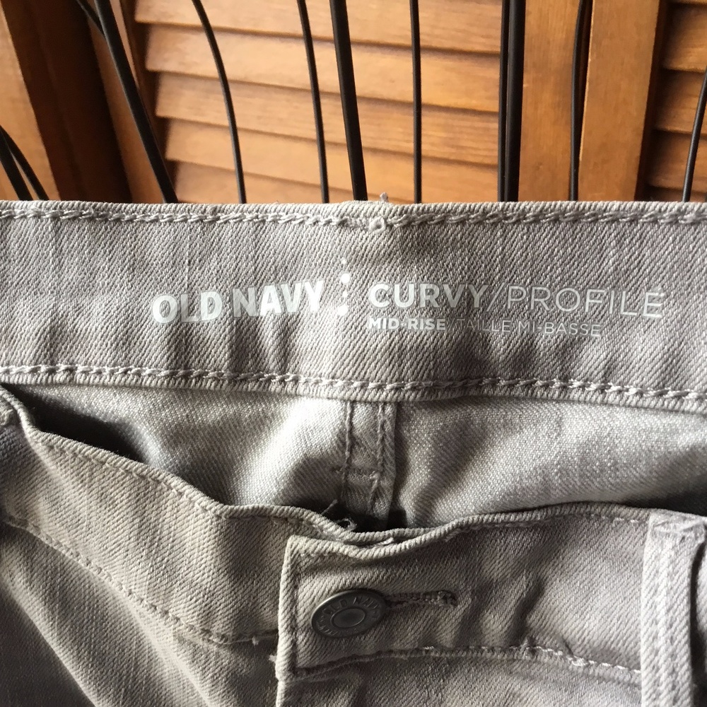 OLD NAVY CURVY PROFILE MIDRISE BEIGE JEANS Siz 10R